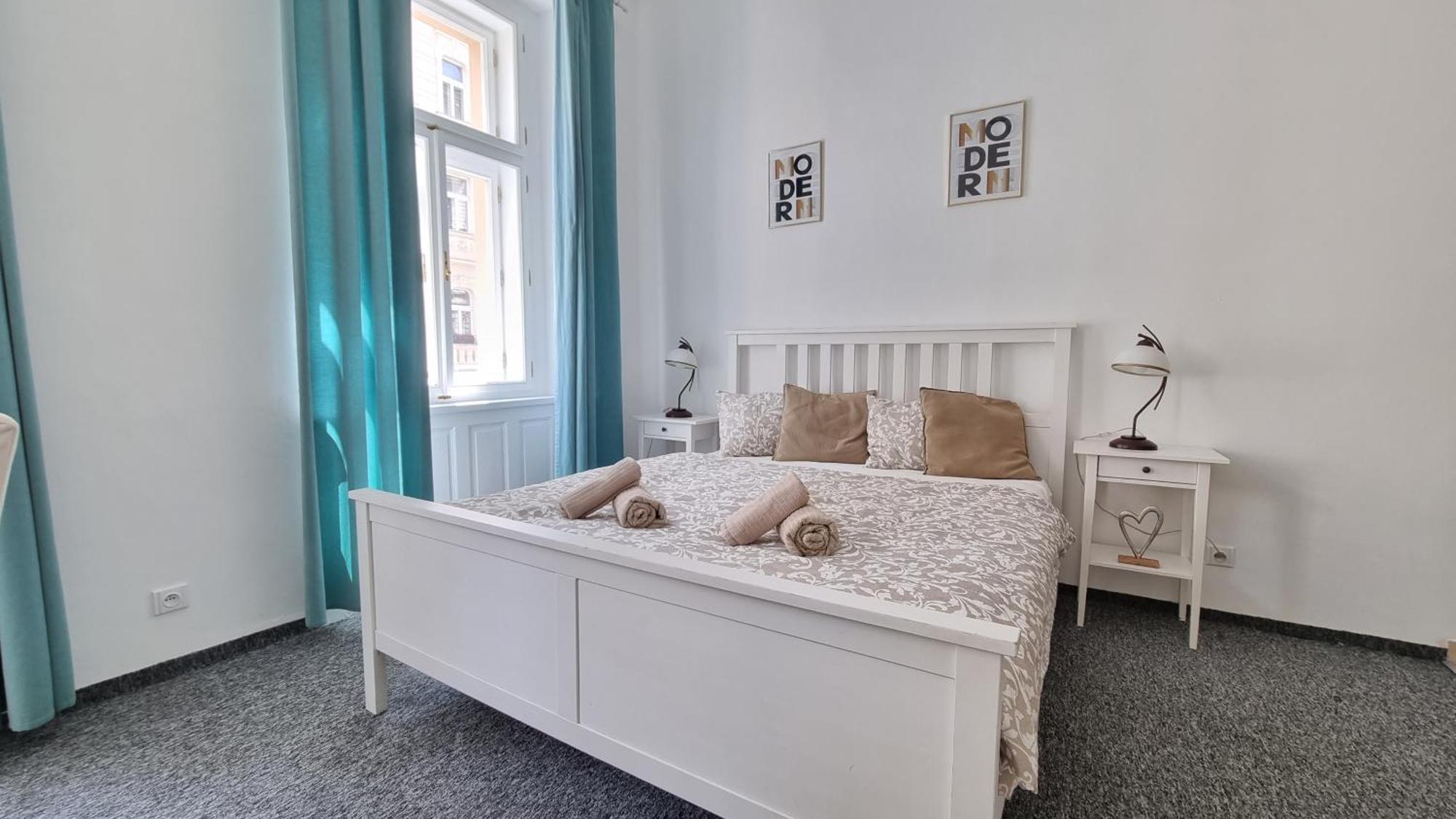 Finnem Rentals Tyrsova Прага Екстер'єр фото