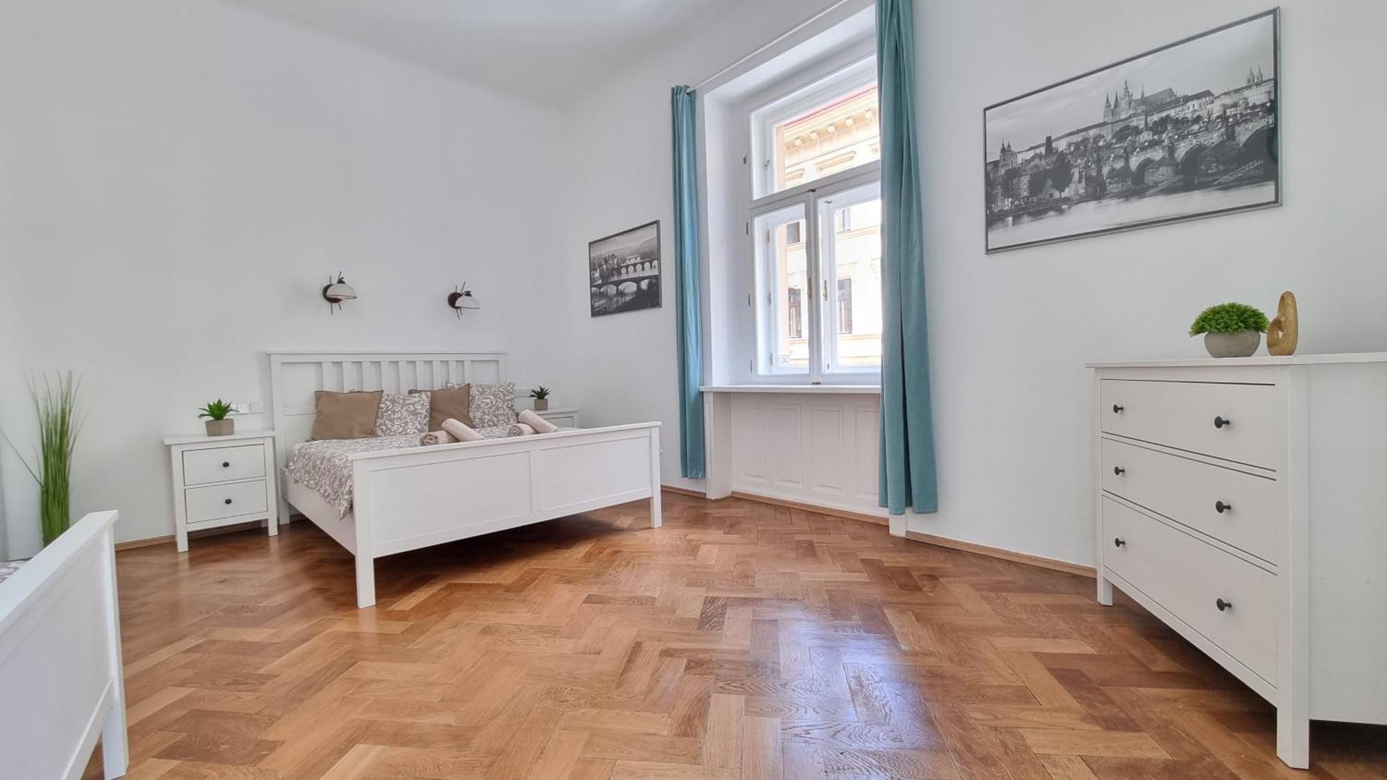 Finnem Rentals Tyrsova Прага Екстер'єр фото