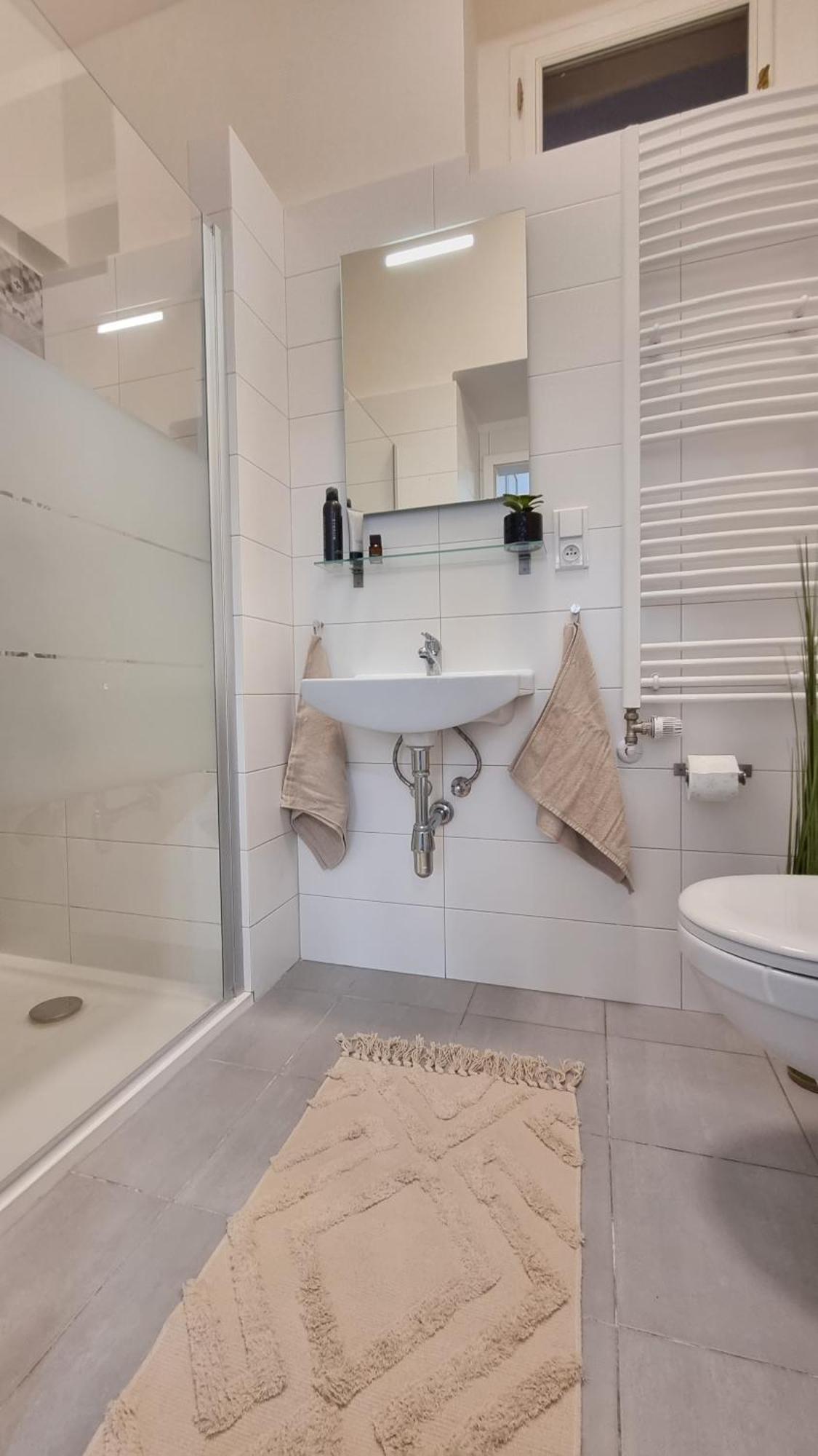 Finnem Rentals Tyrsova Прага Екстер'єр фото