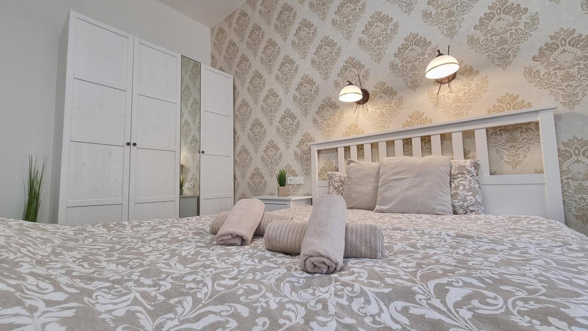 Finnem Rentals Tyrsova Прага Екстер'єр фото